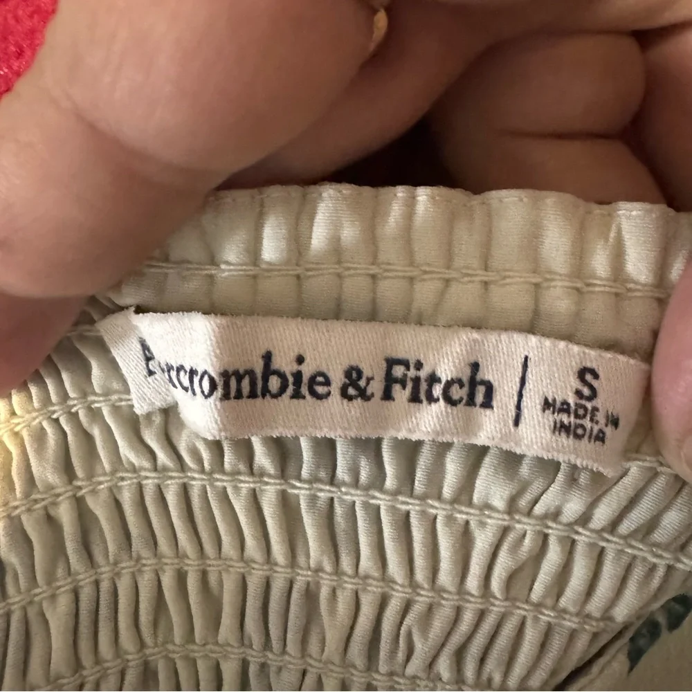 Abercrombie & Fitch charming floral